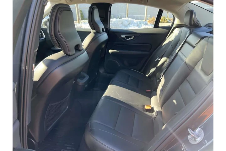 $26500 : Volvo S60 2023 B5 Core Dark image 9