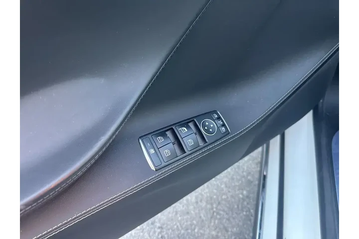 $17879 : Tesla Model S 2015 AWD 85D 4 image 5