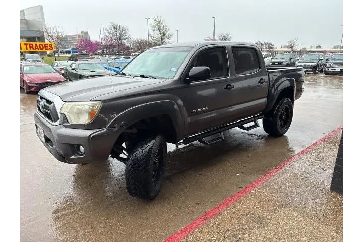 $17664 : Toyota Tacoma 2015 4x2 PreRu image 2