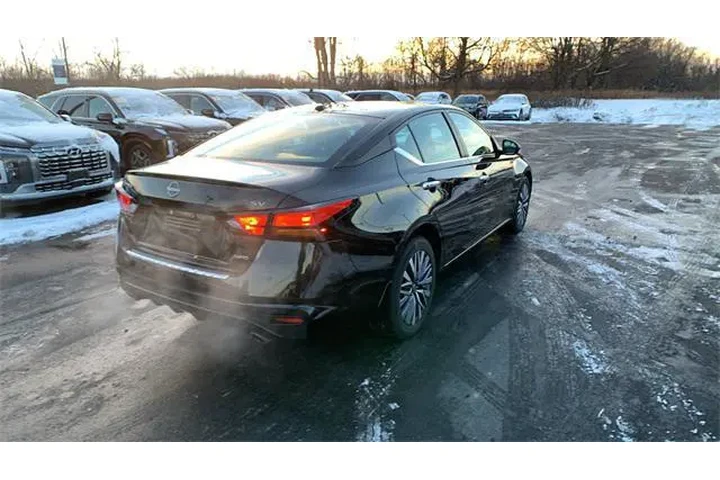 $26990 : Nissan Altima 2023 AWD 2.5 S image 5