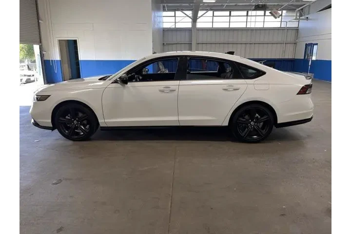 $31562 : Honda Accord Hybrid 2025 Spo image 6
