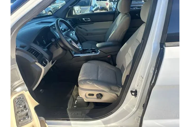 $14998 : Ford Explorer 2015 Base 4dr image 9