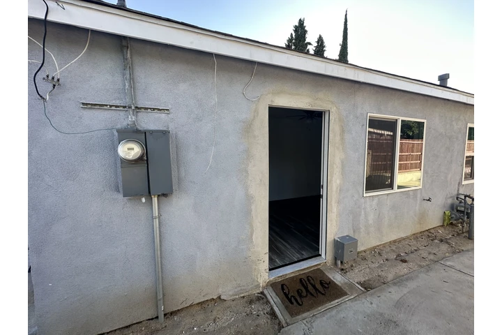 $1000 : Se renta Cuarto con baño image 4