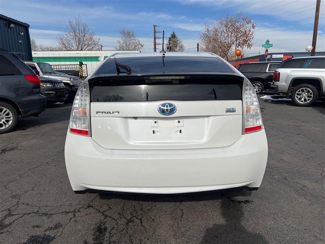 $6488 : 2010 Prius IV, TRUSTED AND TE image 7