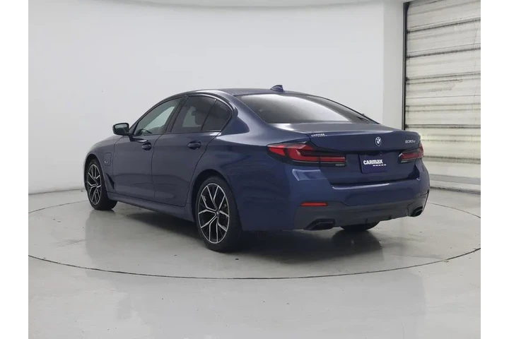 $30998 : BMW 5 Series 2022 530e 4dr S image 2