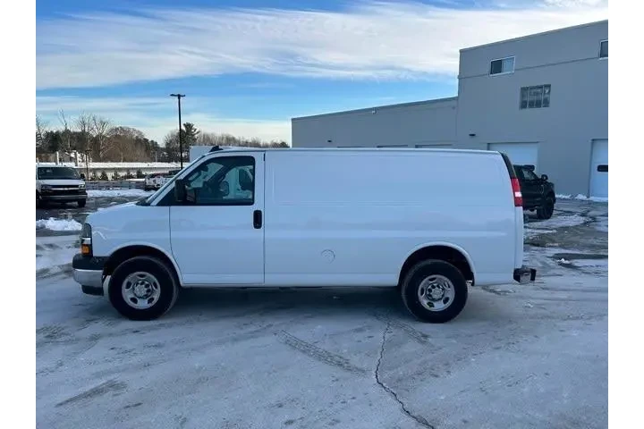 $30495 : Chevrolet Express 2024 2500 image 7