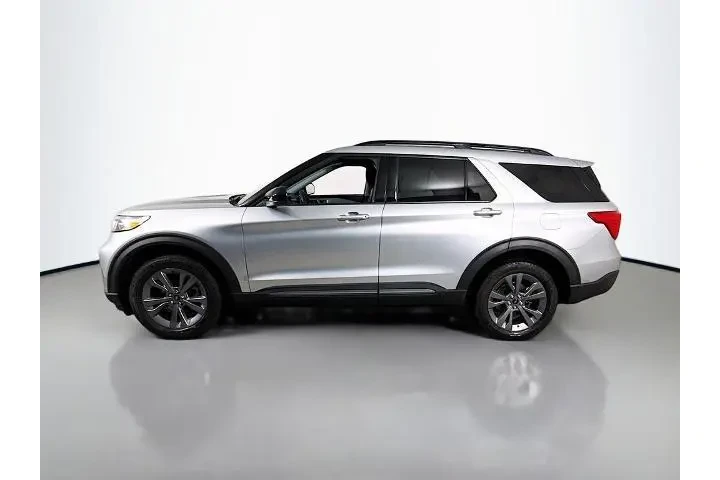 $37900 : Ford Explorer 2023 AWD XLT 4 image 4