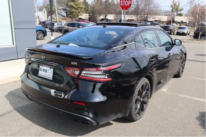 $28507 : Nissan Maxima 2023 3.5 SR 4d image 6