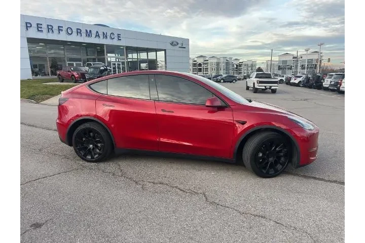 $22964 : Tesla Model Y 2021 AWD Long image 3
