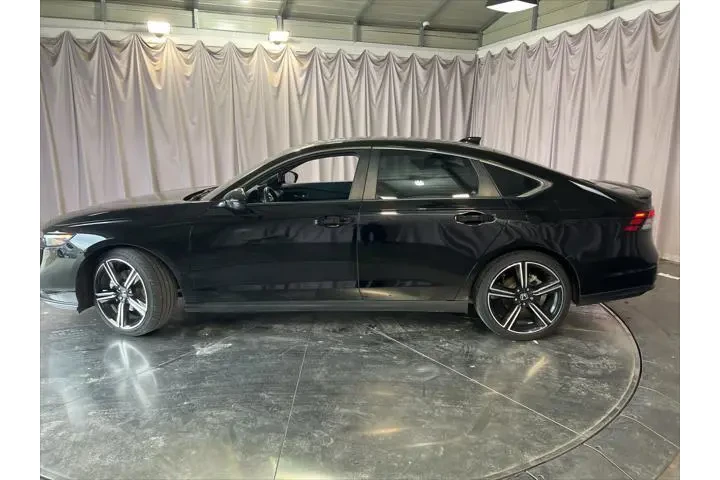 $27899 : Honda Accord Hybrid 2024 Spo image 8