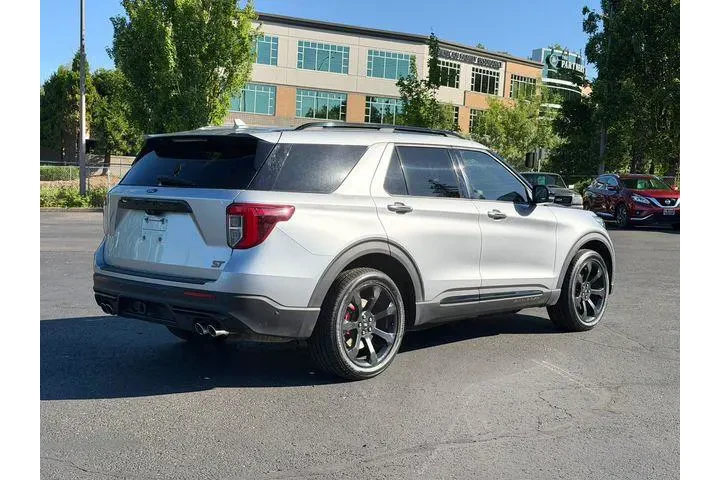 $31677 : Ford Explorer 2020 AWD ST 4d image 8