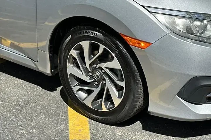 $16995 : Honda Civic 2016 EX 4dr Seda image 9