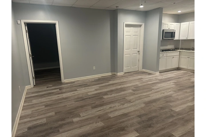 $1600 : Rento basement- Lawrenceville image 3