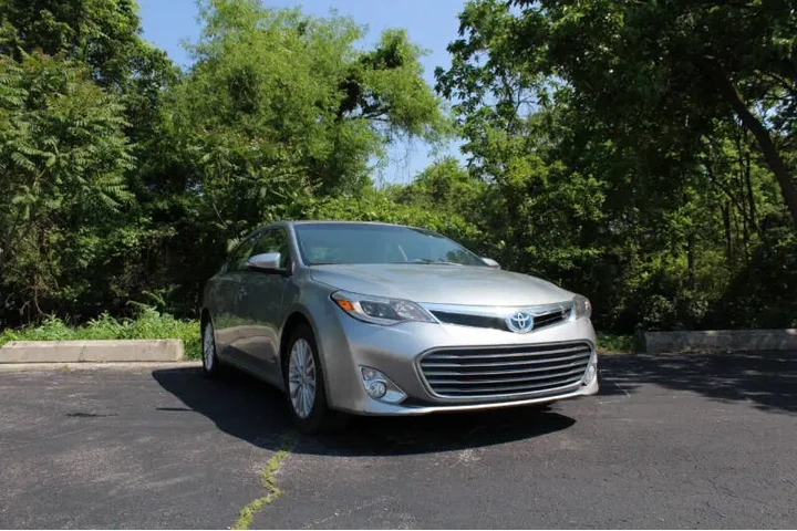 2015 Avalon Hybrid XLE Touring image 3