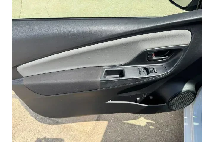 $10900 : Toyota Yaris 2018 L 2dr Hatc image 9