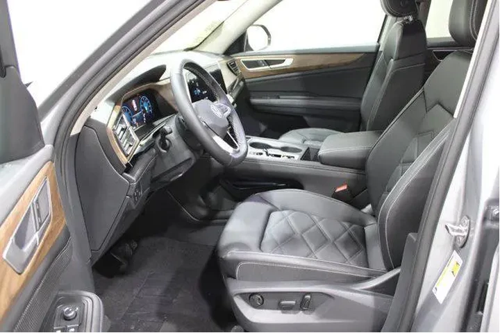 $37923 : Volkswagen Atlas 2025 AWD SE image 3