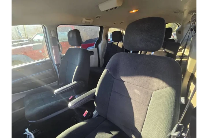 $6495 : 2011 Grand Caravan Mainstreet image 7