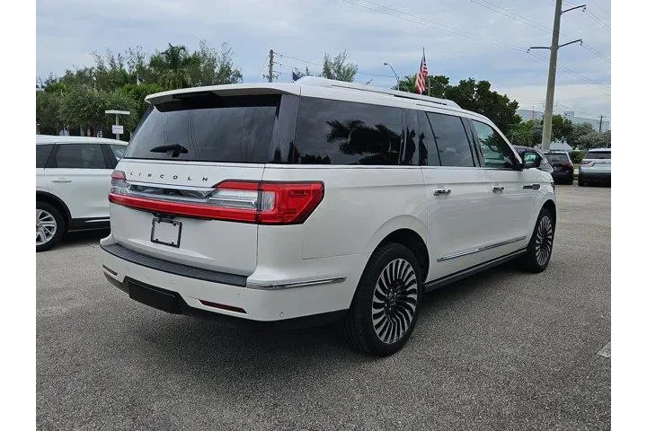$34590 : Lincoln Navigator L 2019 4x4 image 4