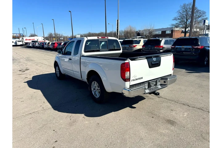 $10980 : 2015 Frontier 4WD image 4