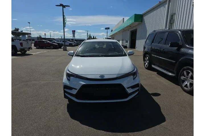 $29900 : Toyota Corolla 2026 SE 4dr S image 2