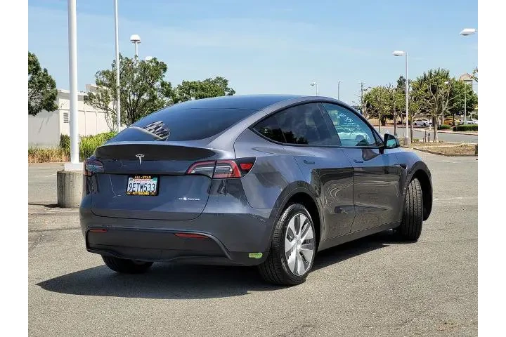$37500 : Tesla Model Y 2023 AWD 4dr C image 4