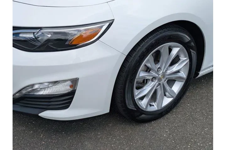 $17975 : Chevrolet Malibu 2023 LT 4dr image 10