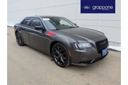 Chrysler 300 2022 Touring 4d