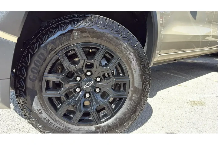 $38888 : Chevrolet Colorado 2024 4x4 image 9