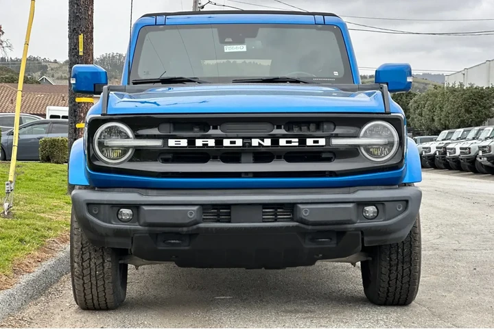 Ford Bronco 2021 4x4 Outer B image 8
