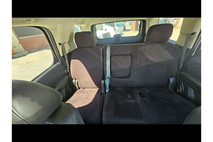 2011 GMC Yukon image 4