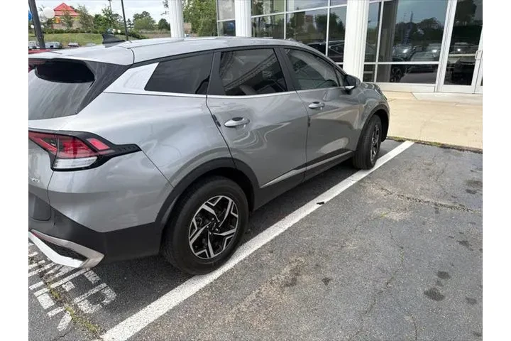 $22991 : Kia Sportage 2023 AWD LX 4dr image 3
