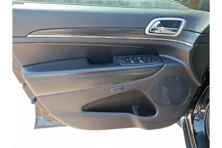 $17808 : Jeep Grand Cherokee 2021 4x4 image 9