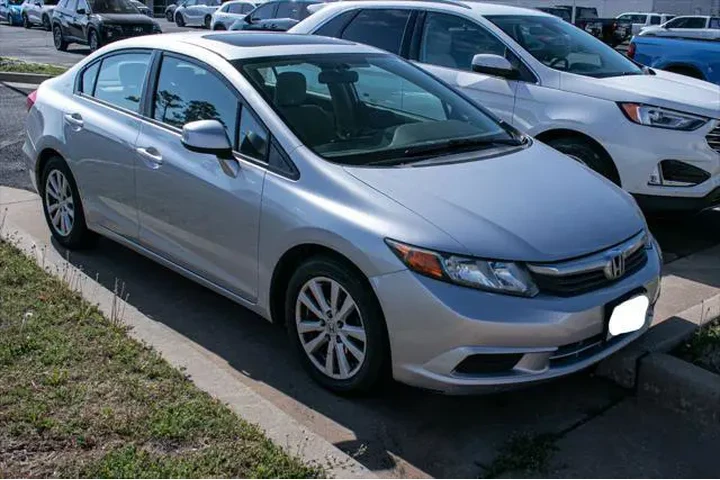 $9000 : Honda Civic 2012 EX 4dr Seda image 3