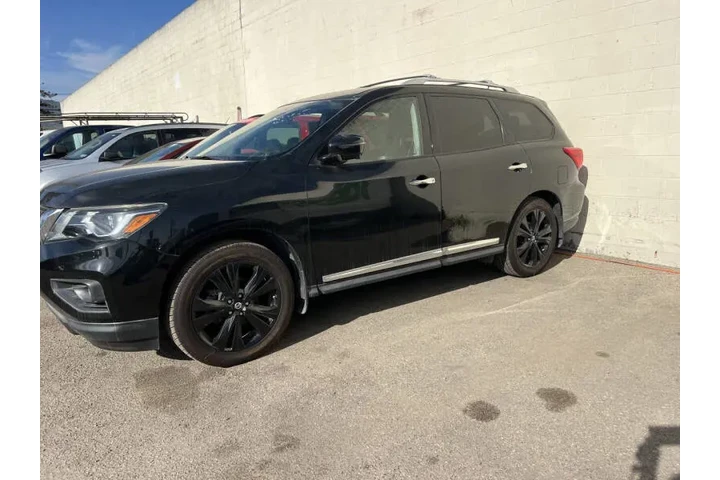 $14900 : 2017 Pathfinder Platinum image 2
