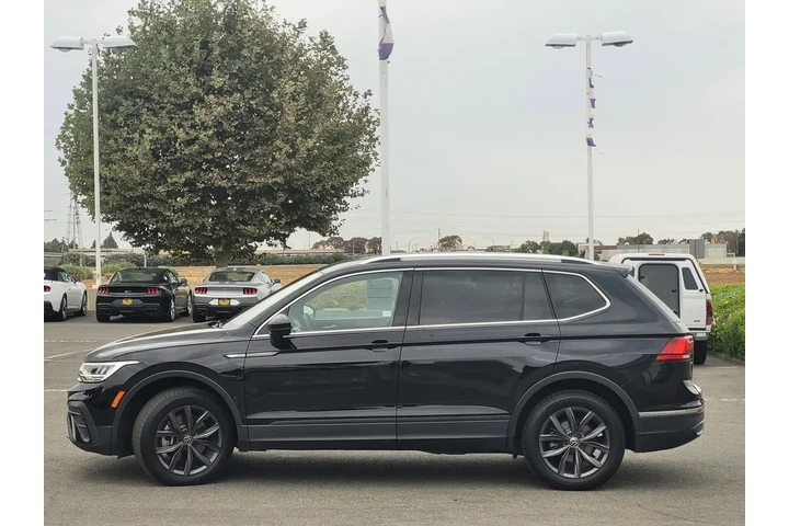 $21500 : Volkswagen Tiguan 2022 SE 4d image 7