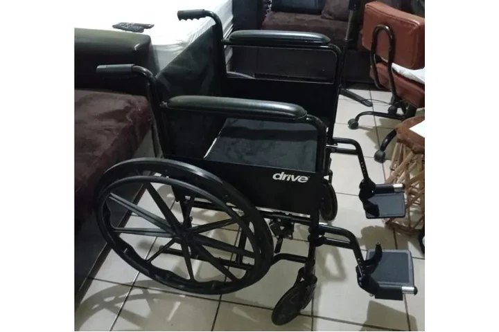 $3500 : Silla de ruedas image 1