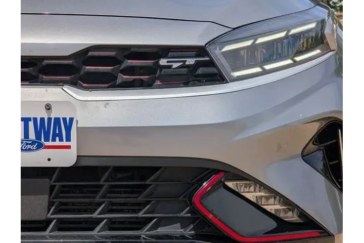 $17295 : Kia Forte 2022 GT 4dr Sedan image 9