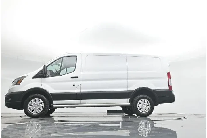 $34700 : Ford Transit 2024 250 3dr LW image 8