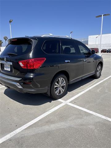 $12500 : 2018 Nissan Pathfinder image 3