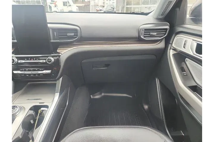 $38690 : Ford Explorer 2023 AWD Limit image 10