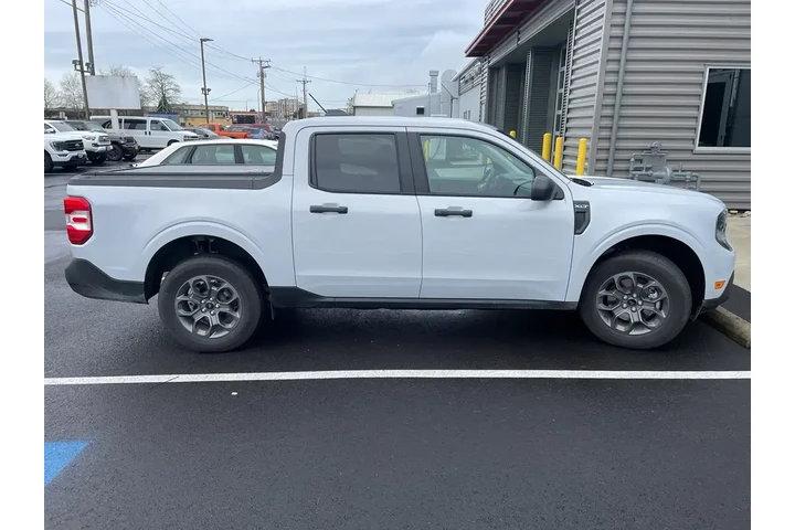 $31999 : Ford Maverick 2025 XLT 4dr S image 4