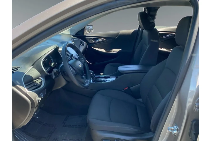 $23317 : Chevrolet Malibu 2023 LT 4dr image 9