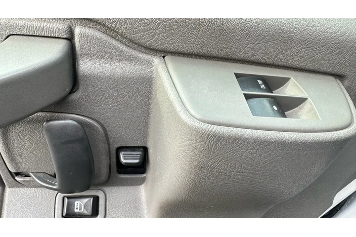 $13998 : 2018 Express image 10