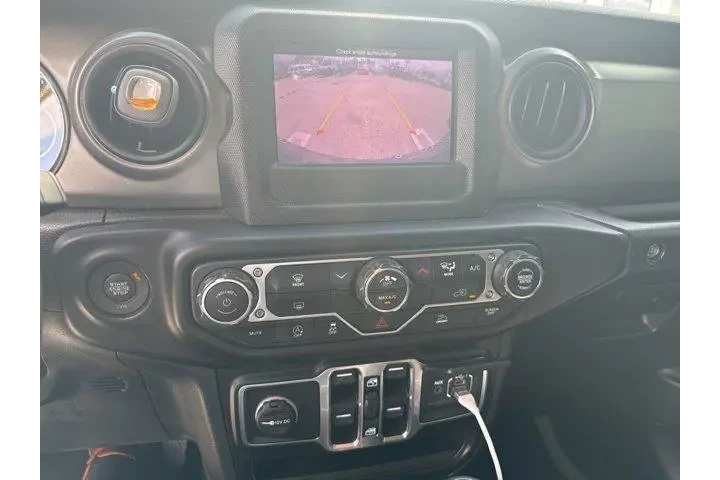 $30996 : Jeep Wrangler Unlimited 2022 image 6