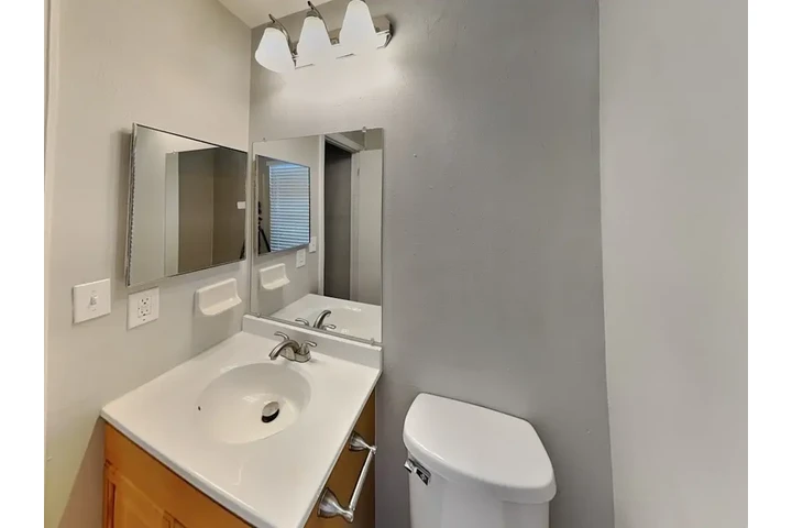 $1250 : Comfortable accommodation image 3