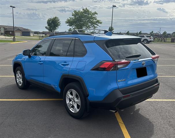 $14900 : 2020 Toyota RAV4 XLE Hybrid image 3