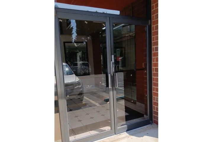 Multiserviceglass image 4