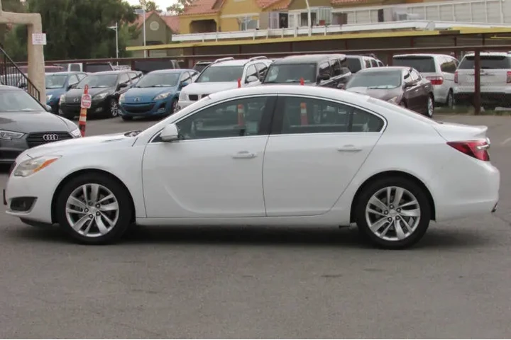 $8995 : 2016 Regal Premium I image 4