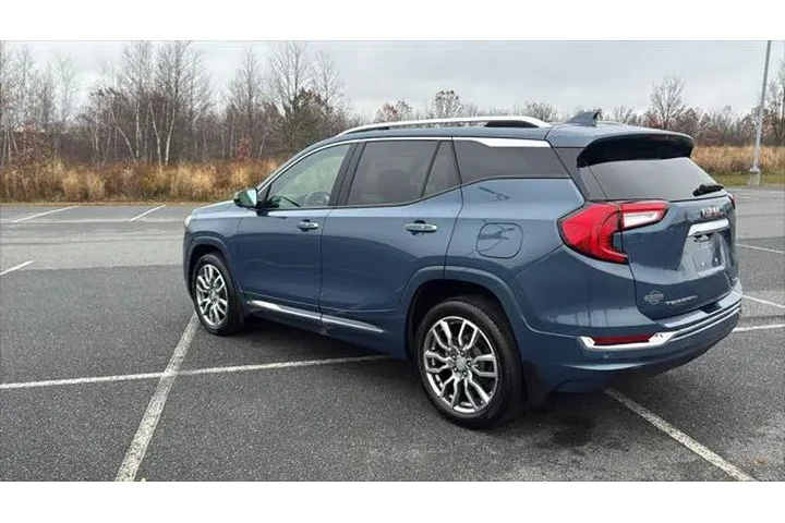 $33589 : GMC Terrain 2024 AWD Denali image 10
