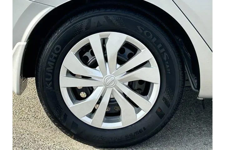 $17750 : Nissan Versa 2025 S 4dr Seda image 7